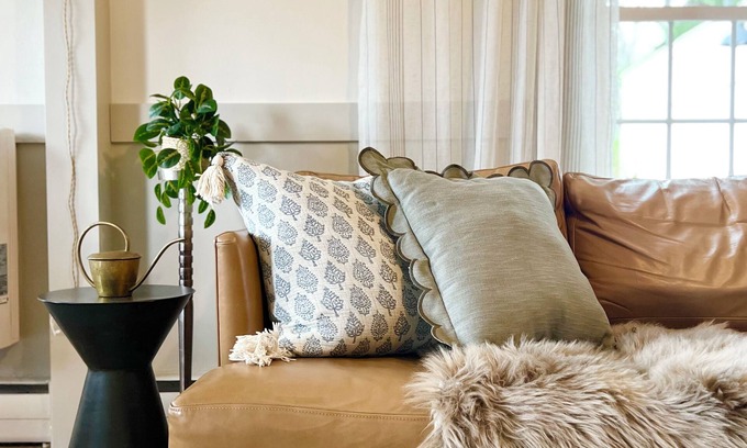 State College House | VINTAGE VIBES - HOT TUB - KING BED - COTTAGE ABODE