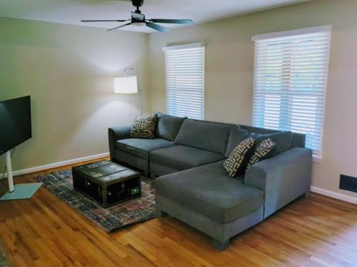 Cartersville House | Vintage Vibes on Quiet and Sunny Street