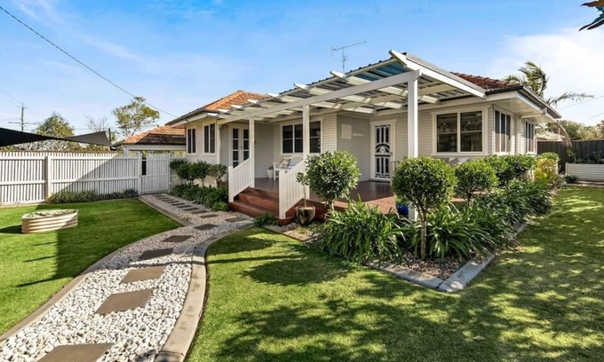 Rangeville House | Viola House on Rangeville - Beautiful Home