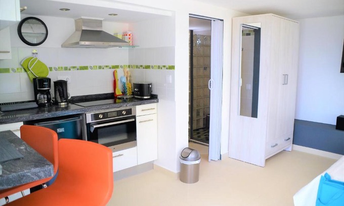 St. Marie Apartment | VIP Caribbean Views 300 meters to the Coral Estate beach