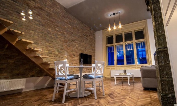 Old City Apartment | VISAJ Deluxe Downtown