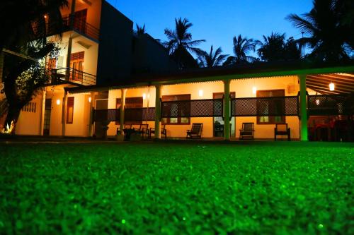 Embilipitiya Hotel | Vishmee Holiday Inn