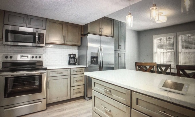 Belvedere Park Condo | Visit Atlanta and book this inviting condo equipped 3-bed, 2-bath rental