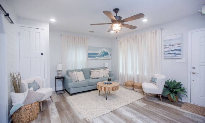 Long Beach House | Visit Captain's Cove