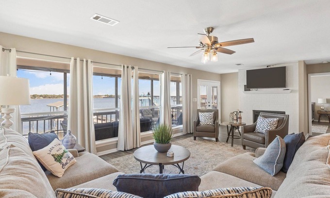Carolyn Estates House | Visit Frog Landing! Lakehouse on the water, great fishing! Off-season pricing!