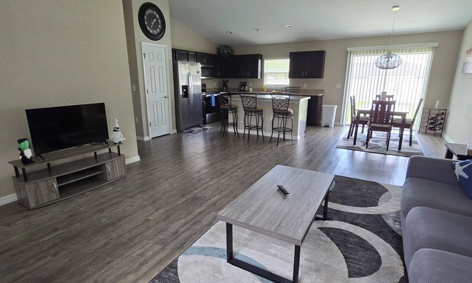 Summerfield House | Visit Near Ocala, Florida, Close to Orlando, Tampa & More!