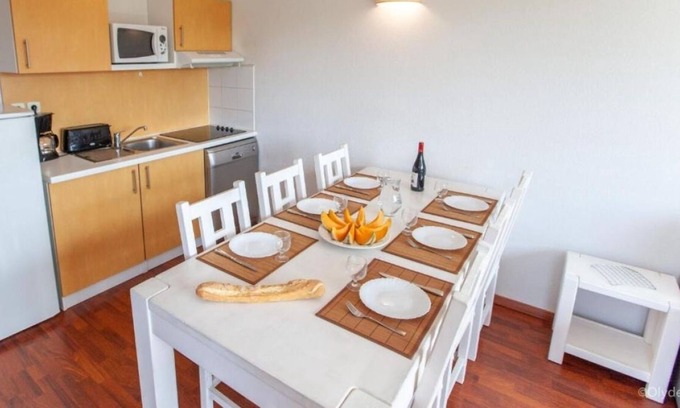 Cassen House | Visit Southern France! Private Full Kitchen, Pet Friendly, Free Onsite Parking