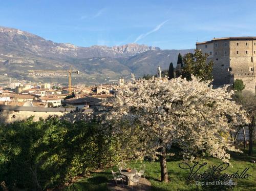 Rovereto Bed & Breakfast | Vista Castello