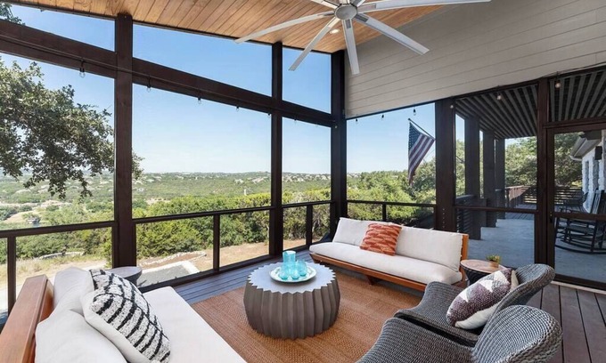 Apache Shores House | Vista Grande - Scenic Lake Austin Retreat