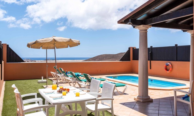 Geafond Villa | Vista Lobos - Three Bedroom Villa, Sleeps 6