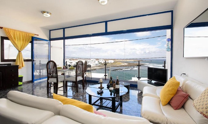 Caleta de Caballo House | Vista Mejía 1