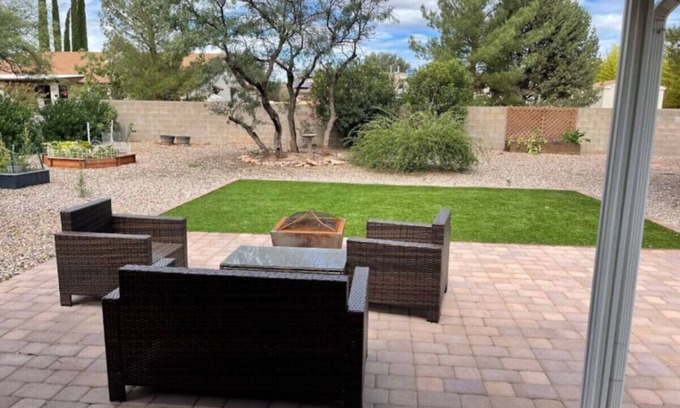 Sierra Vista House | Vista Retreat - Country Club Est