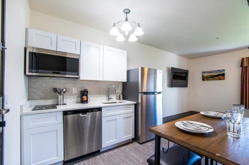 Sierra Vista Apartment | Vistas 316- Renovated Sierra Vista in style sleeps 5
