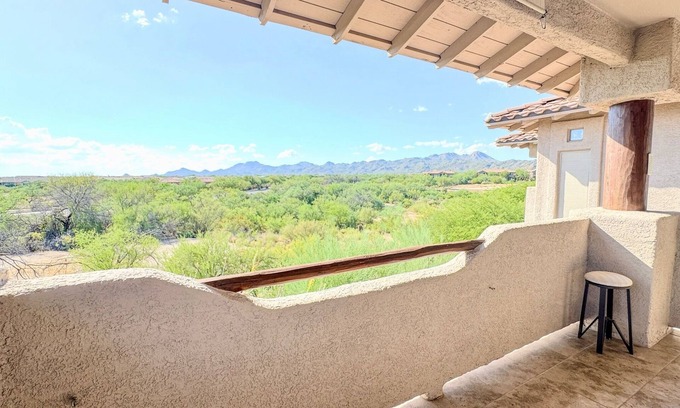 Rancho Vistoso Apartment | Vistoso Sunset Vistas- Gorgeous Condo with 2 Ensuites!