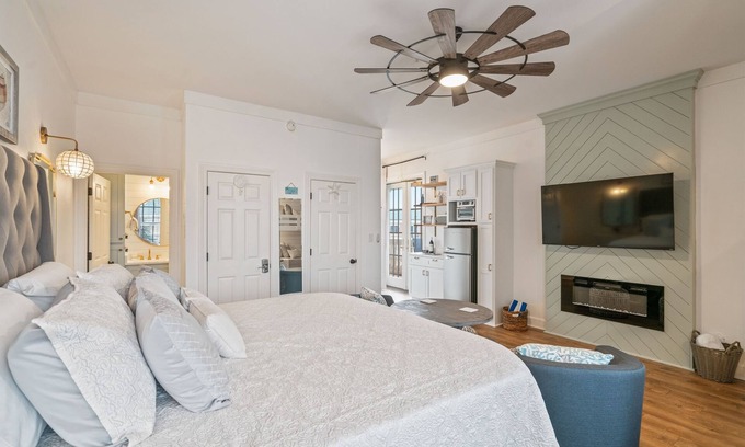 Rosemary Beach Apartment | "Vitamin Sea" 30A Retreat in The Villages of South Walton Building G Unit B379
