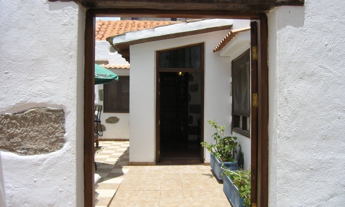Aguimes Villa | Vivelorural Casa Saulo 2, local charm in Agüimes