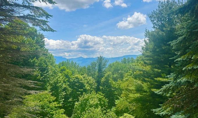 Zionville House | Vivian's View is a majestic mountain paradise!
