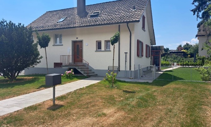 Bassersdorf Villa | VK - VBD - Zurich Airport - Homestay - Villa Bassersdorf