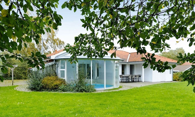 Pøt Strandby House | Voluminous Holiday Home in Juelsminde with Sauna