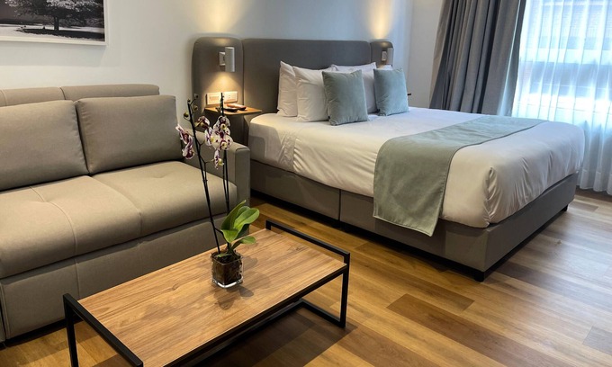 Santa Ana Condo | VOU Suites by Avia Suites