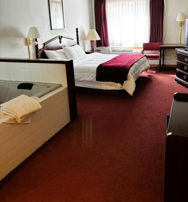 Reedsburg Hotel | Voyageur Inn and Conference Center