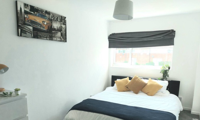Milton Keynes House | Vrbo Property