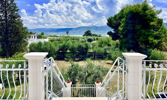 Lesina Condo | Vrbo Property