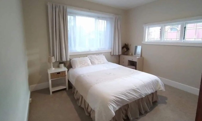 Russley House | Vrbo Property