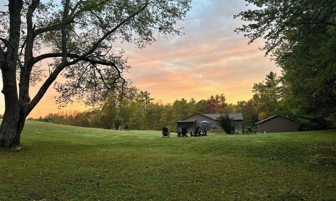 Bennington House | VT at its best! Near hiking trails, museums & colleges.
