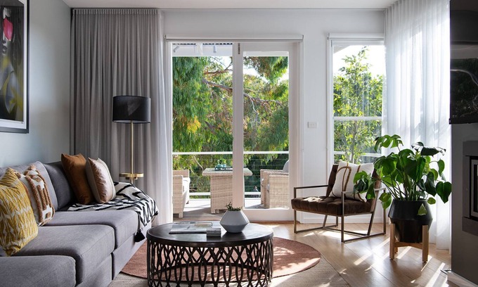 Daylesford House | Vue Lake Daylesford Villa-on the lake