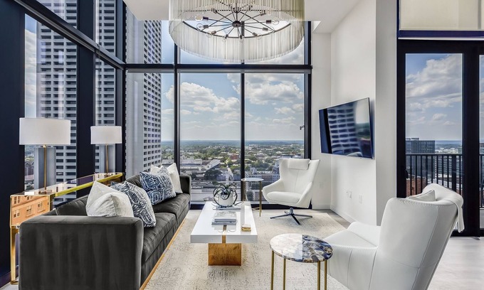 Midtown Apartment | Vue Spectaculaire Penthouse by Atlanta Luxury Rentals