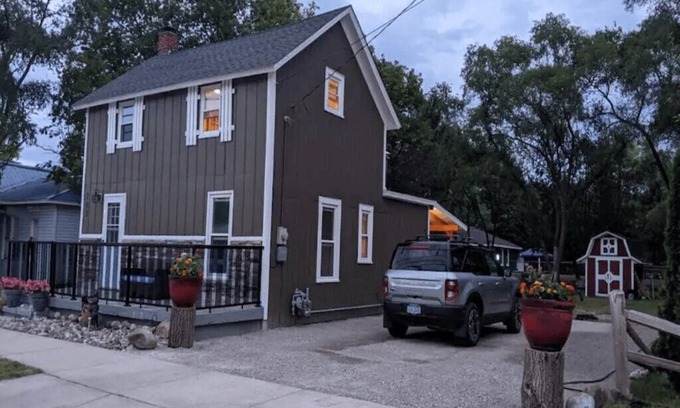 Oscoda House | vushaj vacation rental