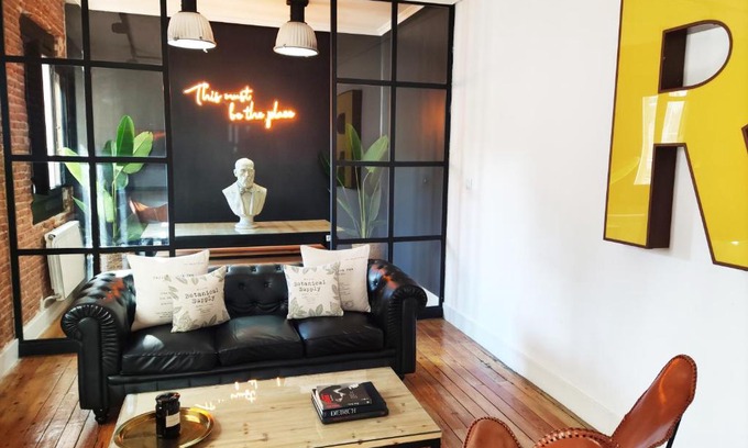 Old Town of Avila Apartment | VUT iDesign 2