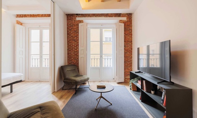 Palacio Apartment | w* | Cozy 2BR at Palacio Real