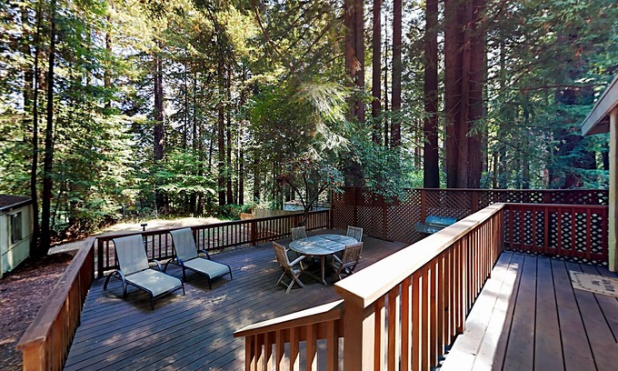 Cazadero House | Wagging Woods | 3 Gated Acres | Private Hot Tub | Dog-Friendly