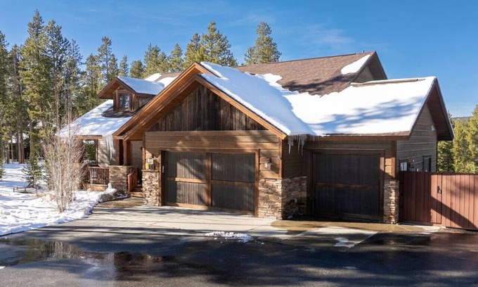 Pole Creek Meadows House | Wagon Ranch Ultimate Retreat | Hot Tub | Families