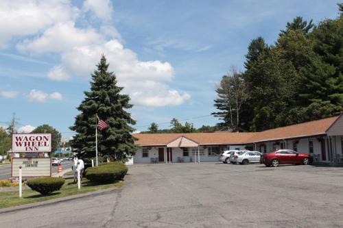 Lenox Hotel | Wagon Wheel Inn