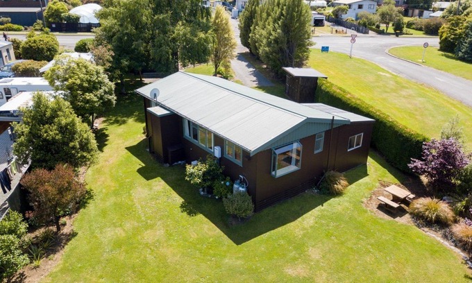 Manapouri Cottage | Waiau Crib - A Cottage by the River