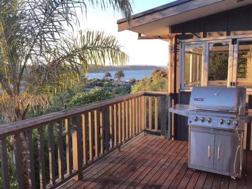 Surfdale House | Waiheke Island Oneroa