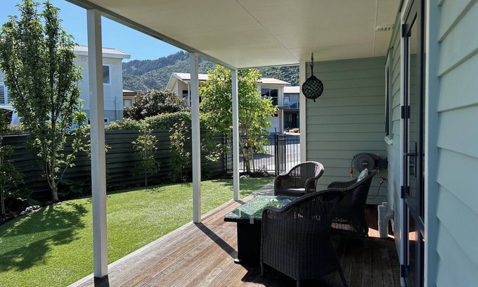 Waikawa Bay Apartment | Waikawa Hideaway Cottage