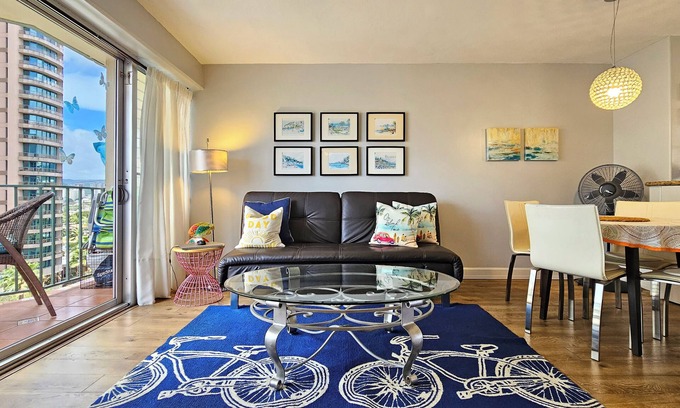 McCully - Moiliili Apartment | Waikiki 6 Beds Free Parking 9th Floor
