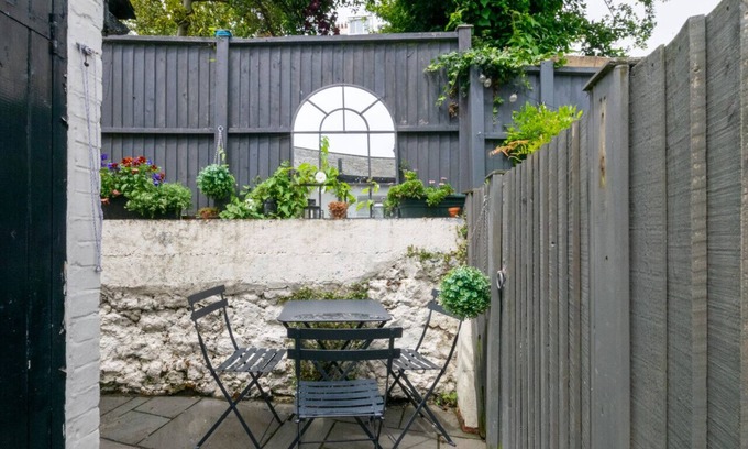Hythe House | Wainstones Cottage - Two Bedroom House, Sleeps 4