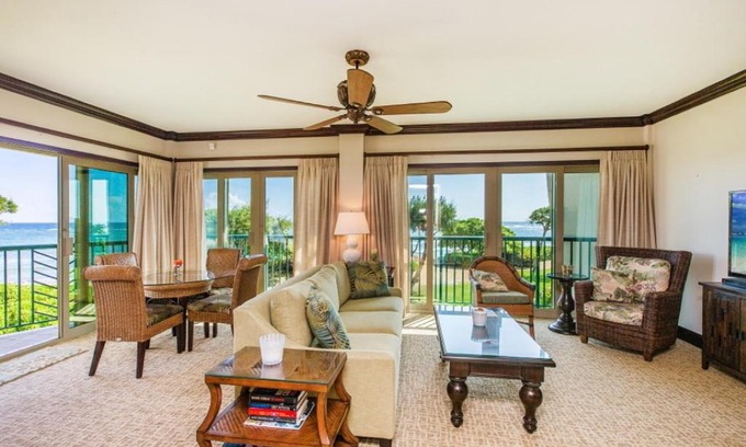 Wailua Apartment | Waipouli Beach Resort VIP Ocean Front Penthouse Villa! AC Pool