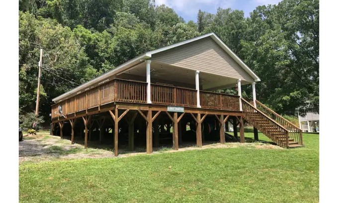 Draper House | Wake and Lake-Waterfront home at the headwaters of Claytor Lake