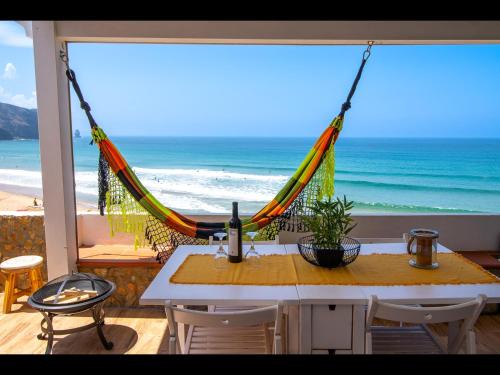 Aljezur House | Wake up to the sea in this charming house in Aljezur