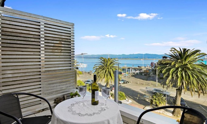 Stepneyville Apartment | Wakefield Wonder - Nelson Holiday Apartment
