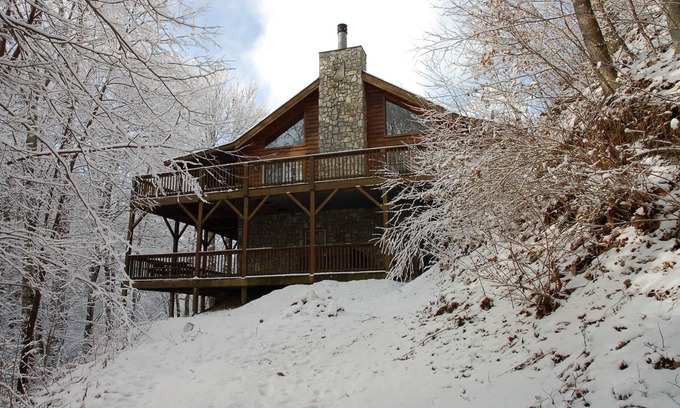 Cherokee Cabin | Walch Creekside Log Cabin Retreat in the Smoky Mountatins Maggie Valley NC