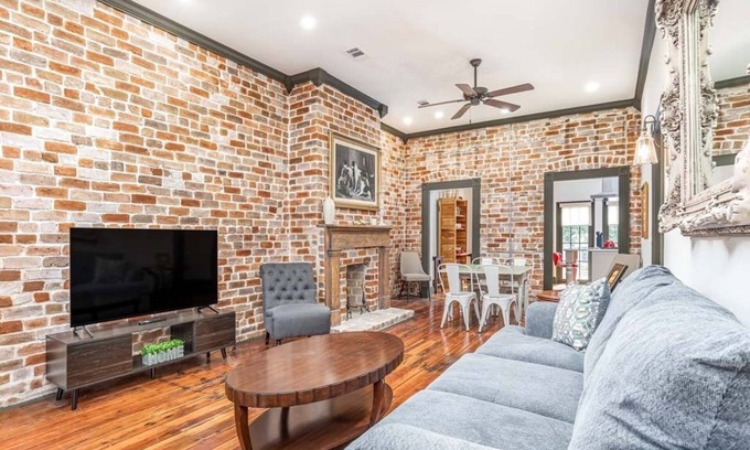 Savannah Victorian District House | Waldburg Terrace | Pet Friendly, Historic Savannah!