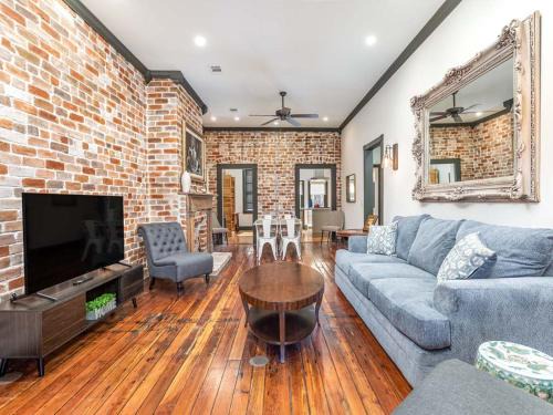 Savannah Victorian District House | Waldburg Terrace