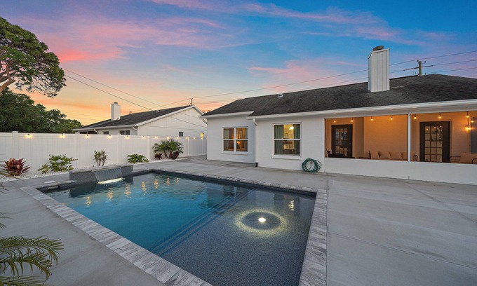 Arlington Park House | Waldemere House | NEW Saltwater Pool | Screened Porch, Fireplace + Games